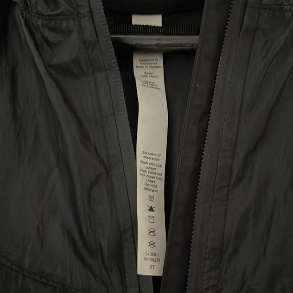 Lululemon Wind breaker running Jacket Lululemon X Barry’s Bootcamp Jacket - Picture 8 of 9